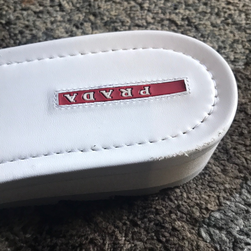 Prada - Picture 5 of 5